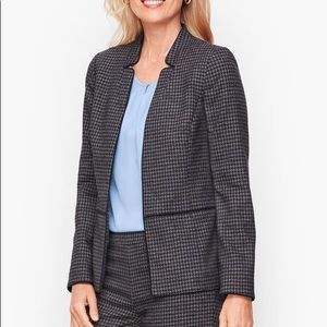 NWT! Talbots 20WP stretch houndstooth blazer